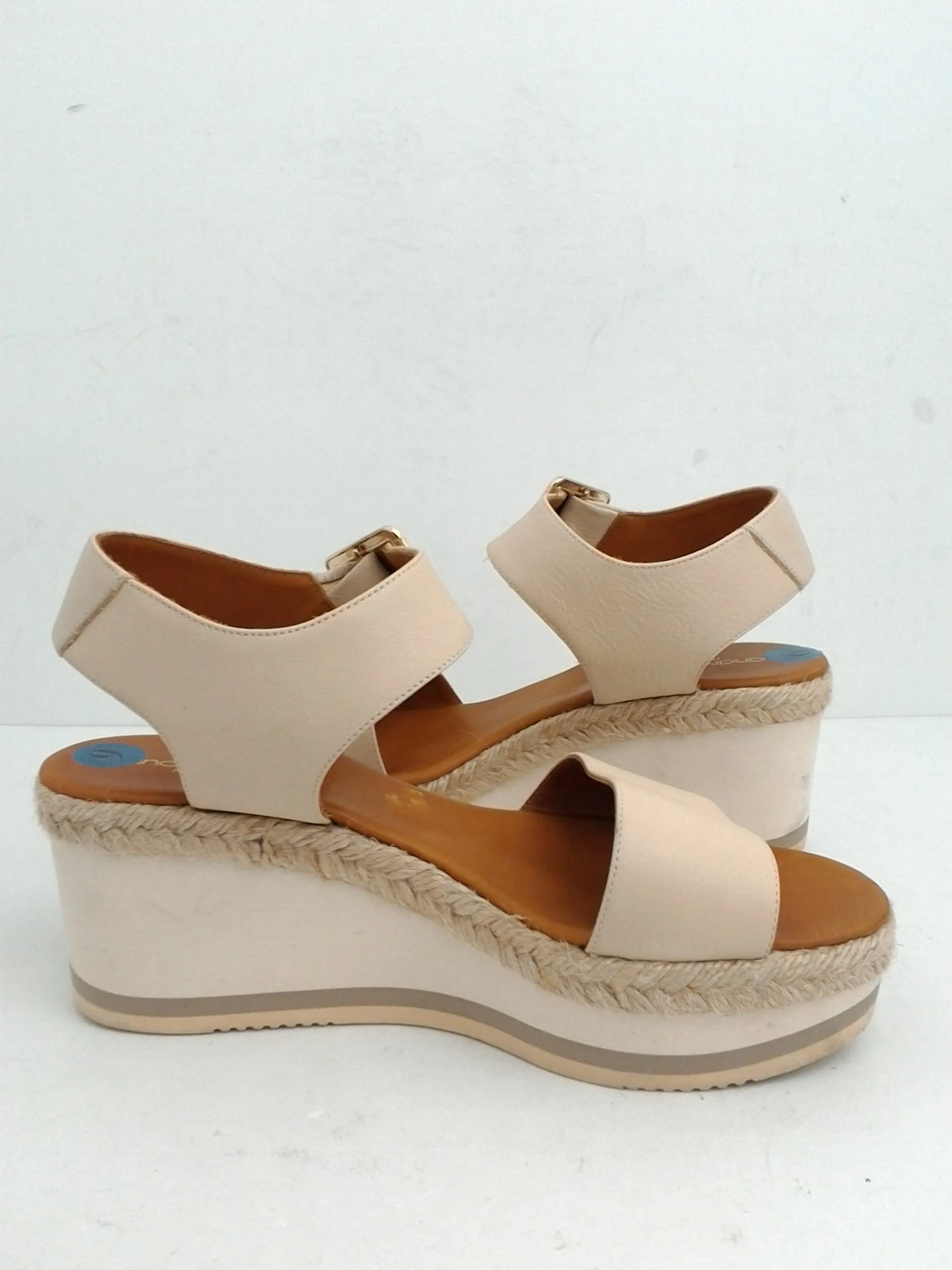 André Assous Women's Beige Leather Wedge Sandal Size 40