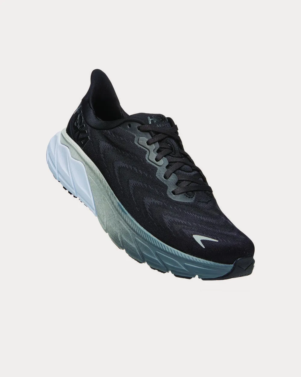 Arahi 6 Black / White Running Shoes