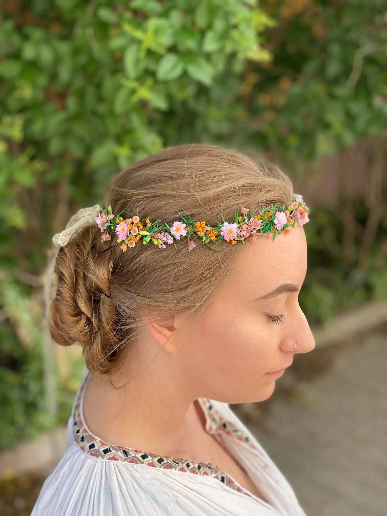 Delicate bridal hair wreath Summer wedding crown Fairy flower wreath Bridal accessories Bridesmaid flower crowns Handmade Magaela