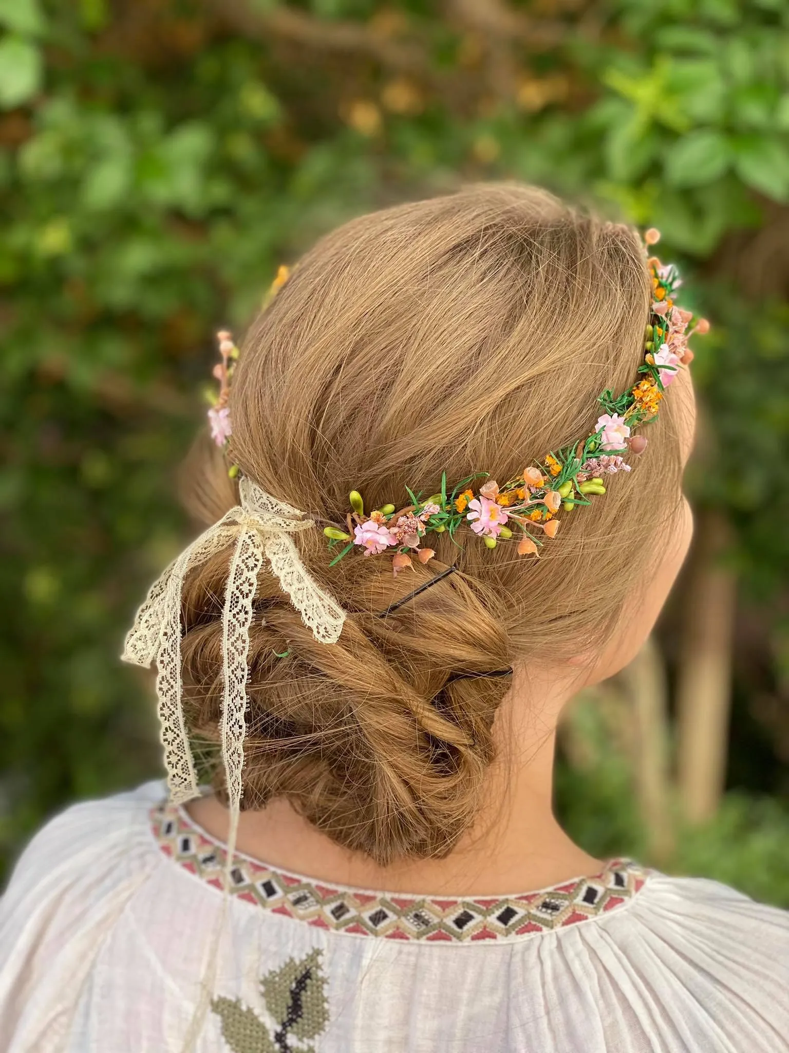 Delicate bridal hair wreath Summer wedding crown Fairy flower wreath Bridal accessories Bridesmaid flower crowns Handmade Magaela