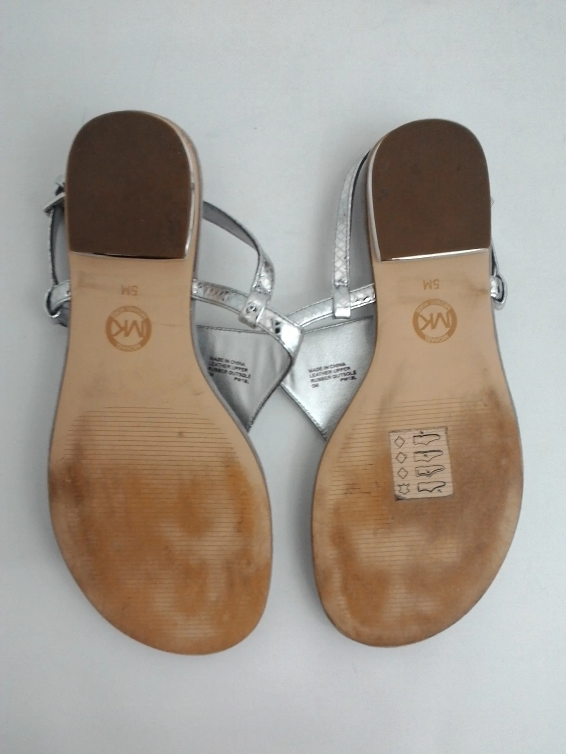 Michael Kors Women's Silver Leather thong Sandal Size 5