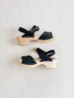 open toe clogs in black leather nubuck