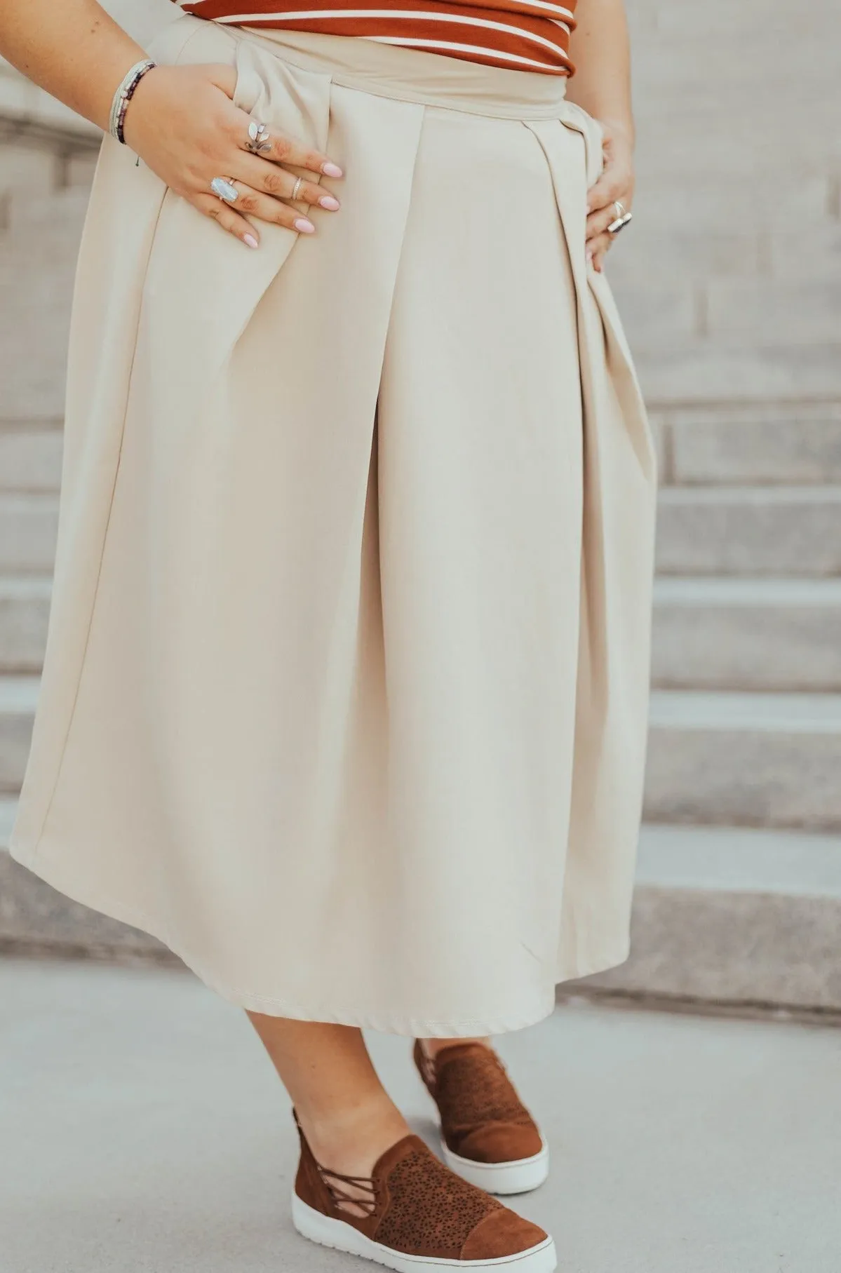 Shelby Skirt Taupe